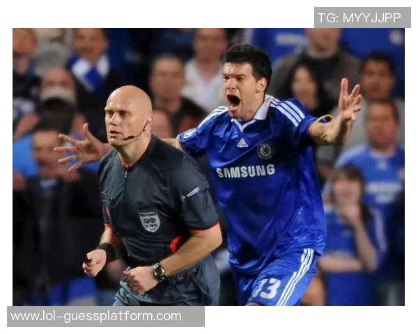 切尔西友谊赛逆转热刺争议判罚引发全场热议